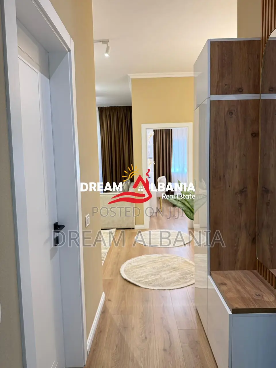Apartament 1+1 me Post Parkimi me Qira tek Kopshti Botanik-Tirane (ID 