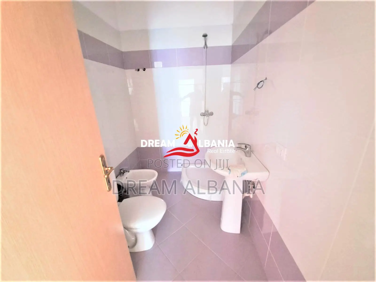 Apartament 2+1 ne shitje ne Yzberisht ne afersi te fundit bulevardit n