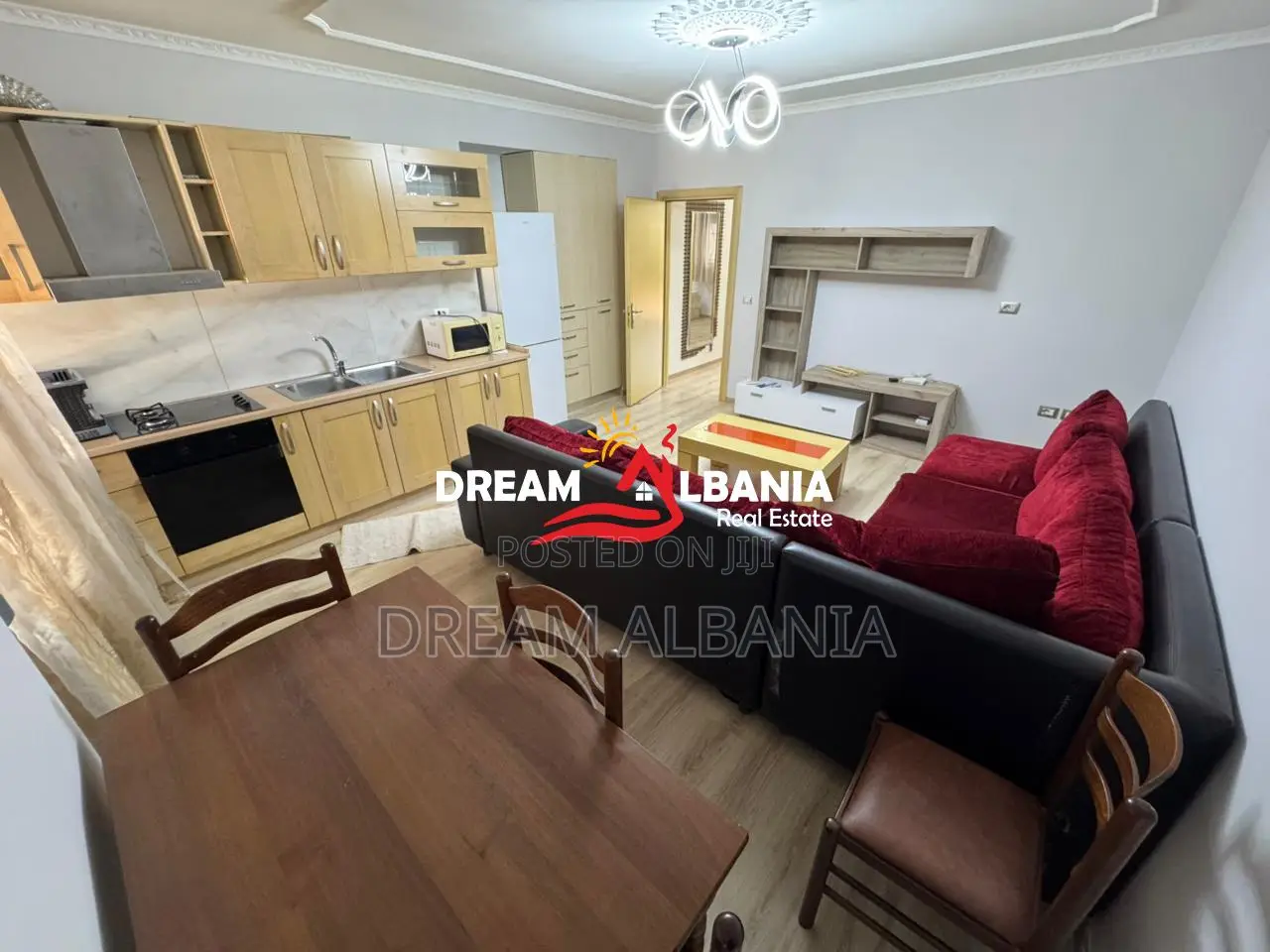 OKAZION Apartament 1+1 në Shitje në Don Bosko, prane Hotel Ferrarit, T