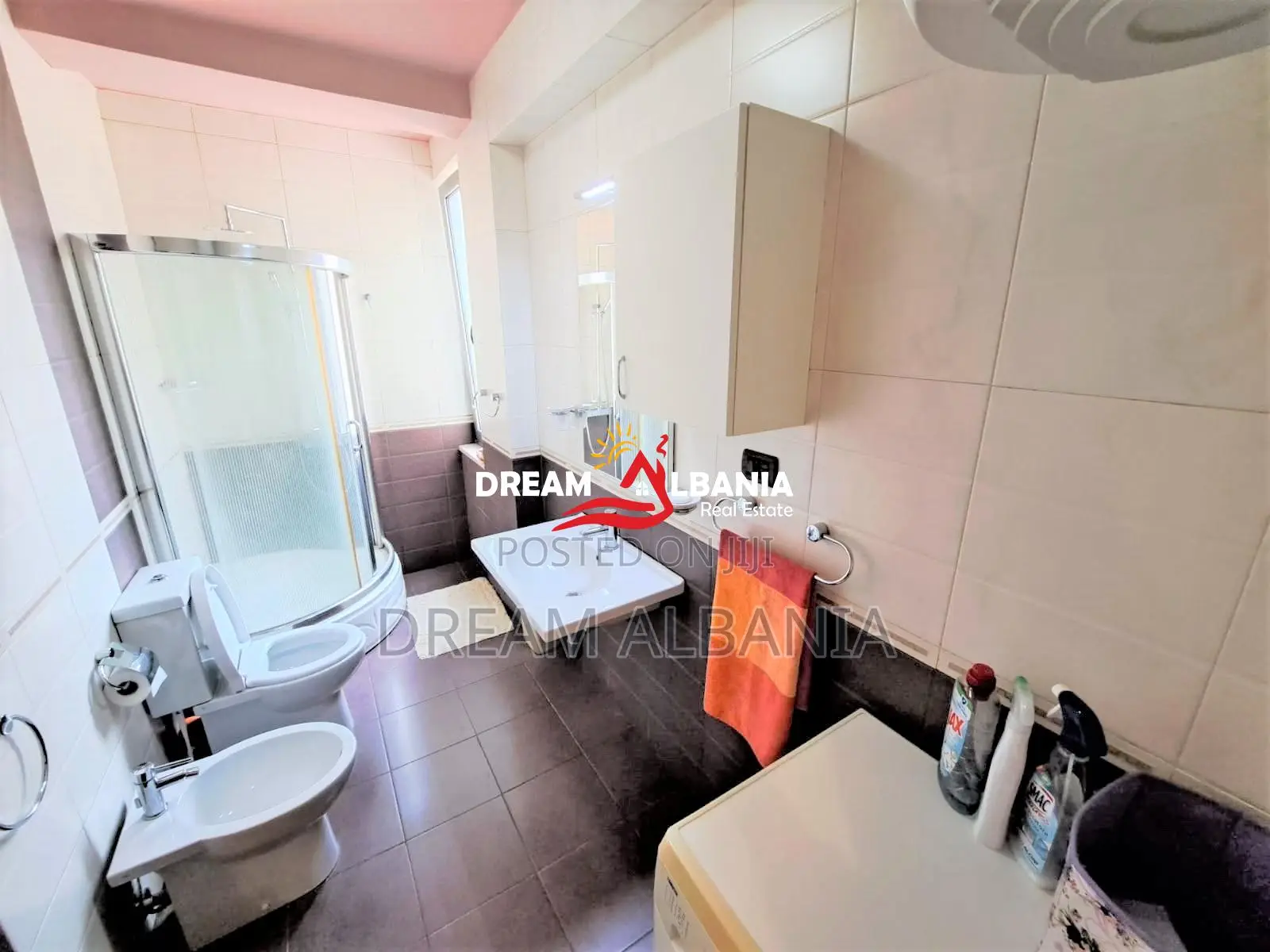 Apartament 2+1 me Qera ne rrugen Fortuzi prane Ministrise se Drejtesis