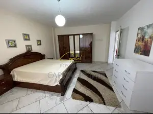 APARTAMENT ME QIRA 2+1+2 PAZARI I RI 650 EURO
