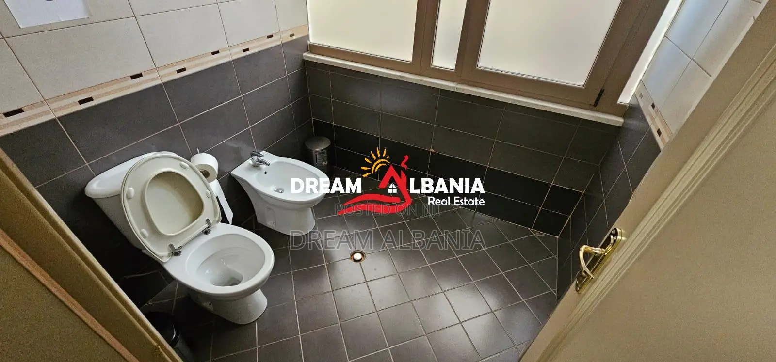 Ambient Komercial/Zyre jepet me Qera ne qender te Shkodres (ID EL)