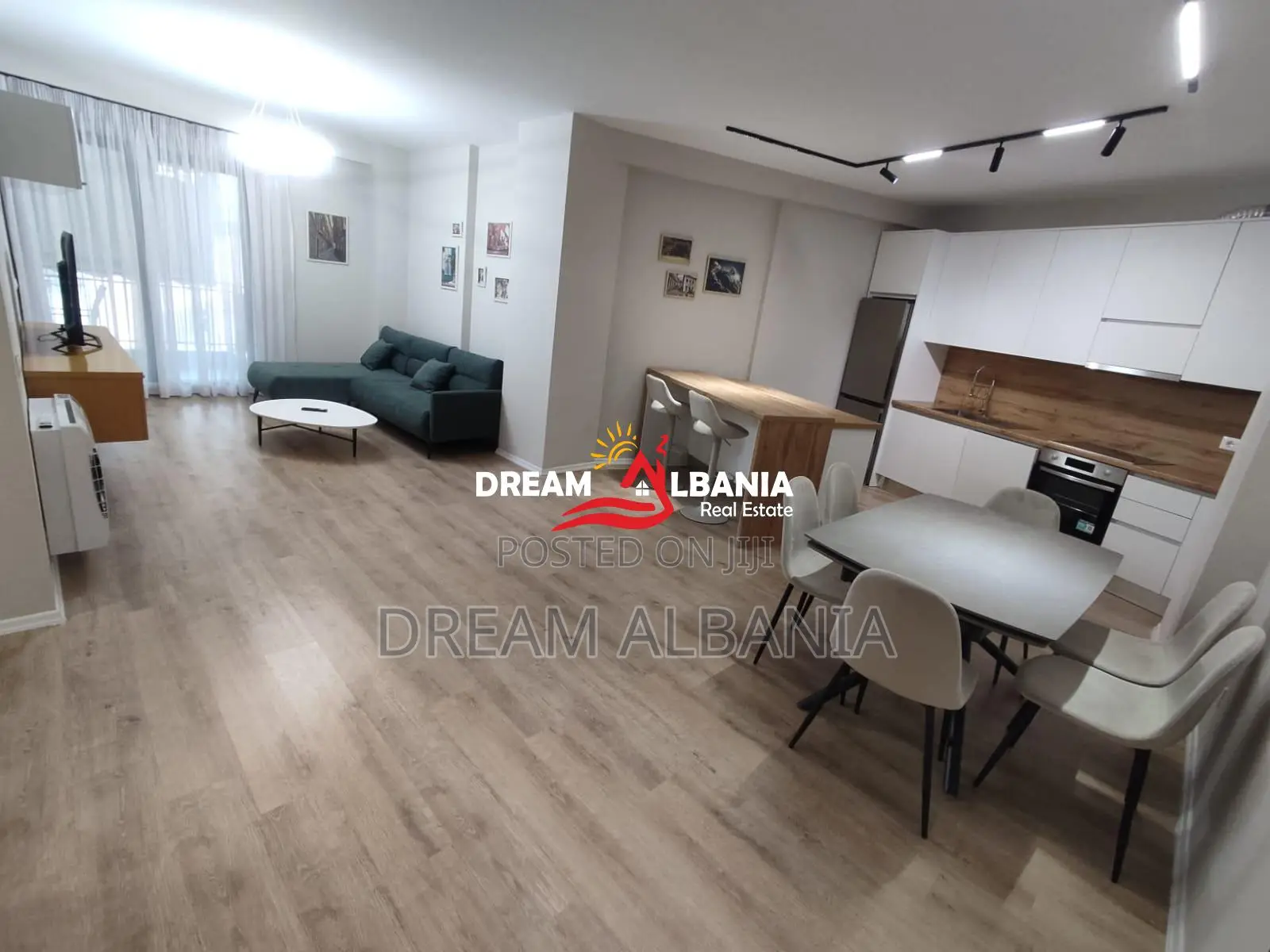 Jepet apartament 2+1+2 me qera ne Pazar te Ri , Tirane ( ID 42215479 )