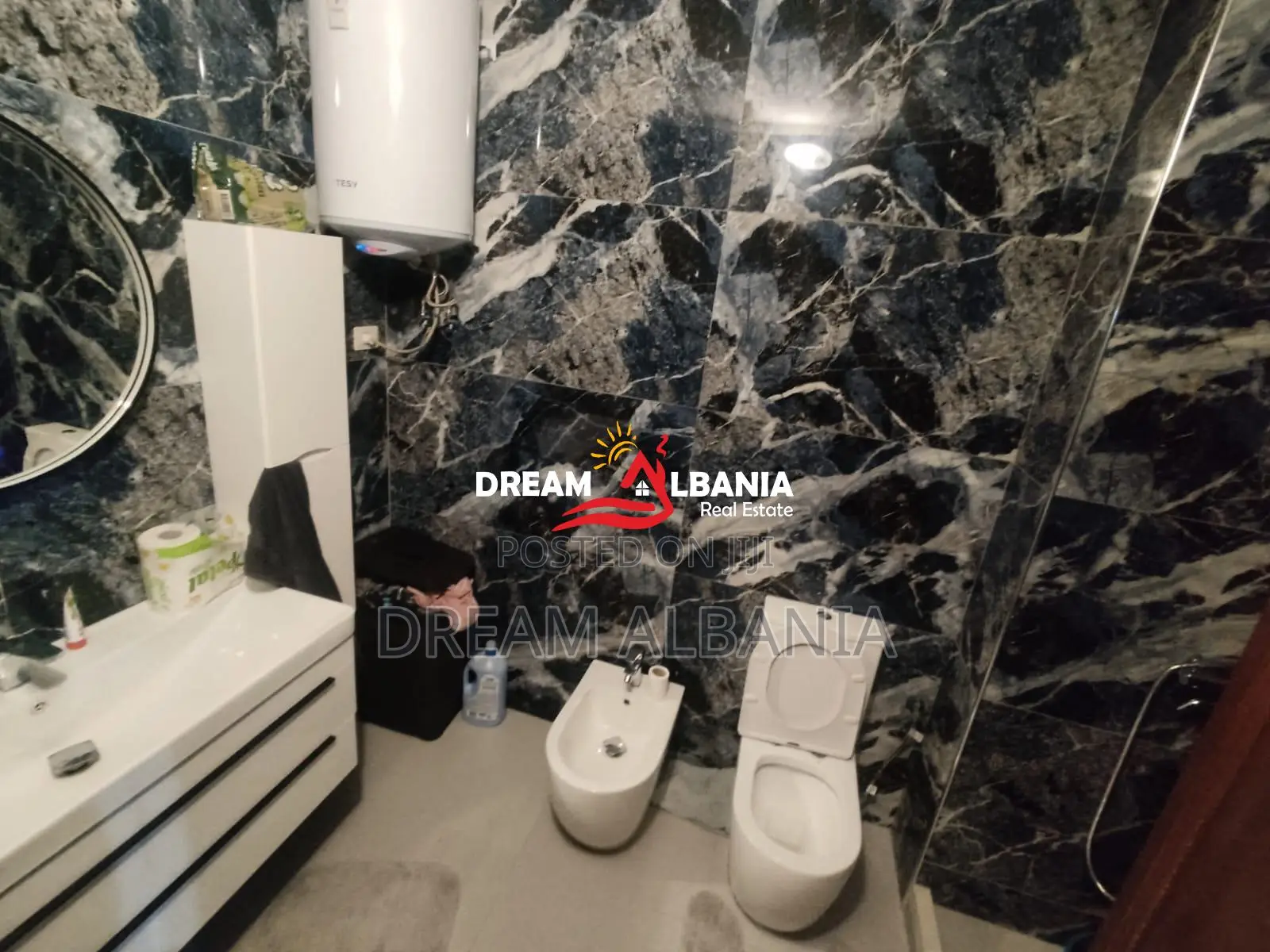 Zyre 3+1+2wc me qera prane Rruges se Sales ne Tirane ( ID 4231483)