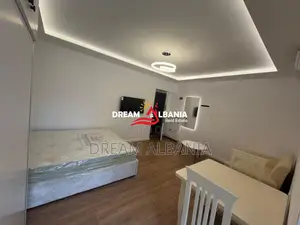 Garsoniere për shitje tek rruga Ferit Xhajko prane tregut te Medresese