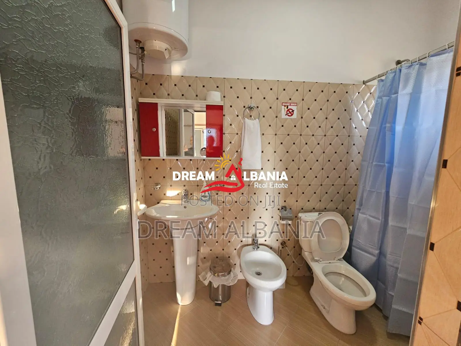Shitet Hotel në Rr. Elbasanit pranë Ambasadës Amerikane – Tiranë (ID 4