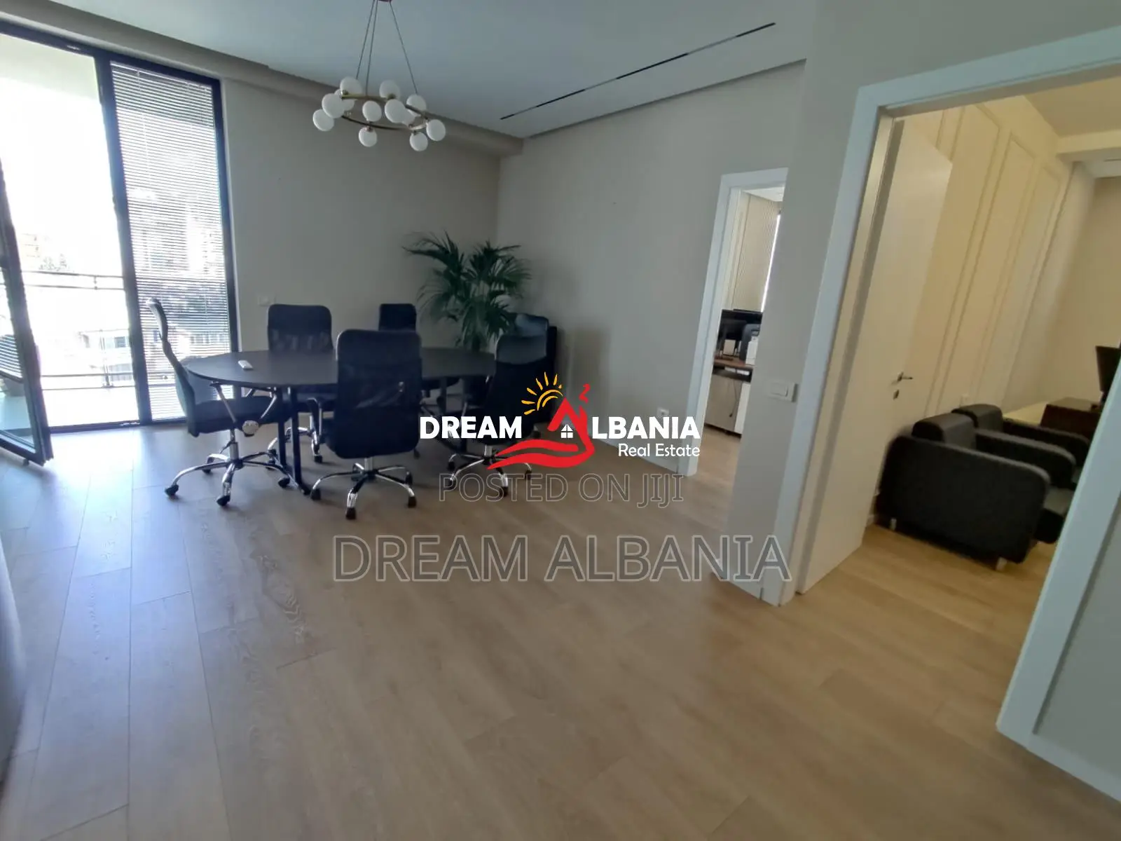 Jepet Ambient Zyre me qera ne Rrugen Mine Peza tek Golden Tower(ID 422