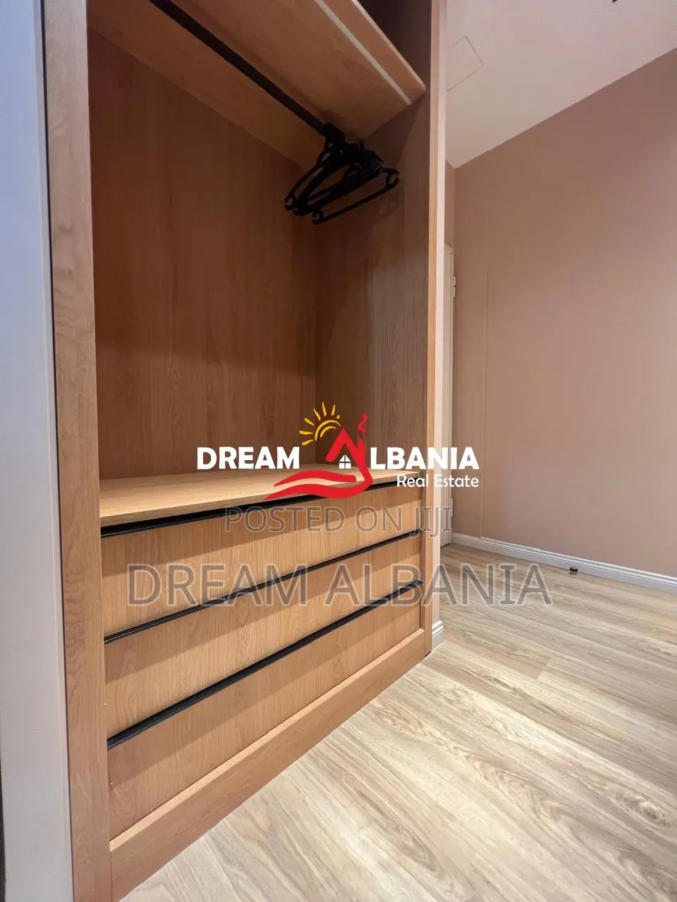 Super apartament modern me qera ne Rrugen e Kavajes, Tirane ID (420108