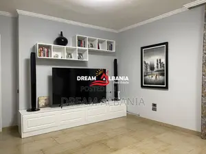 Jepet apartament me qera 3+1 per HOSTEL tek Mozaiku i Tiranes (ID 4239