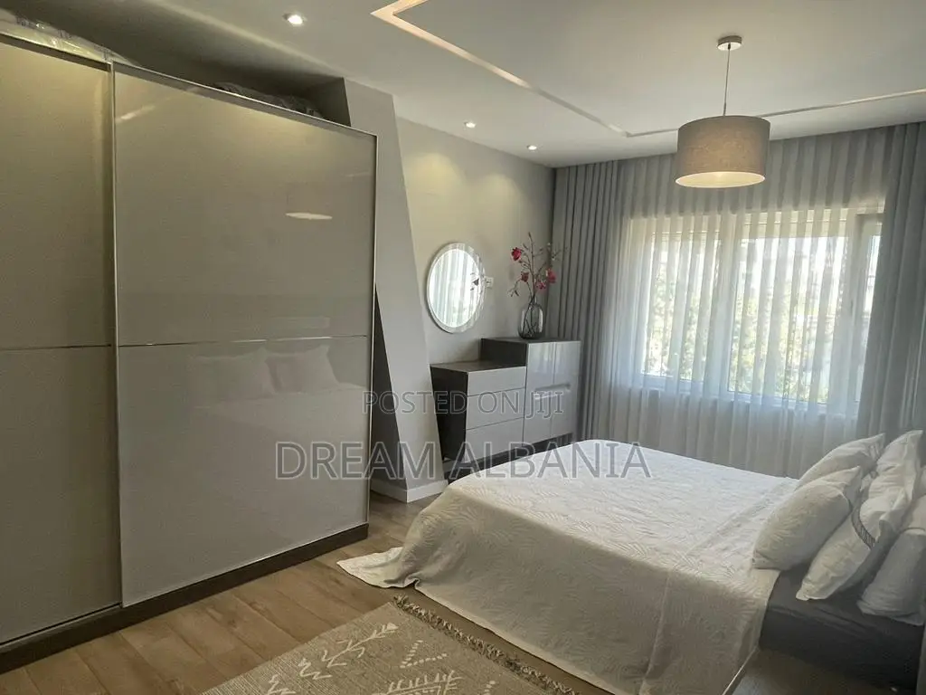 Super Dupleks 3+1+2+pishine ne shitje tek Residenza Kodra e Diellit (I