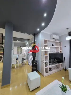 Jepet kat vile me qera ne Rrugen e Elbasanit , Tirane ( ID 4251434 ) .