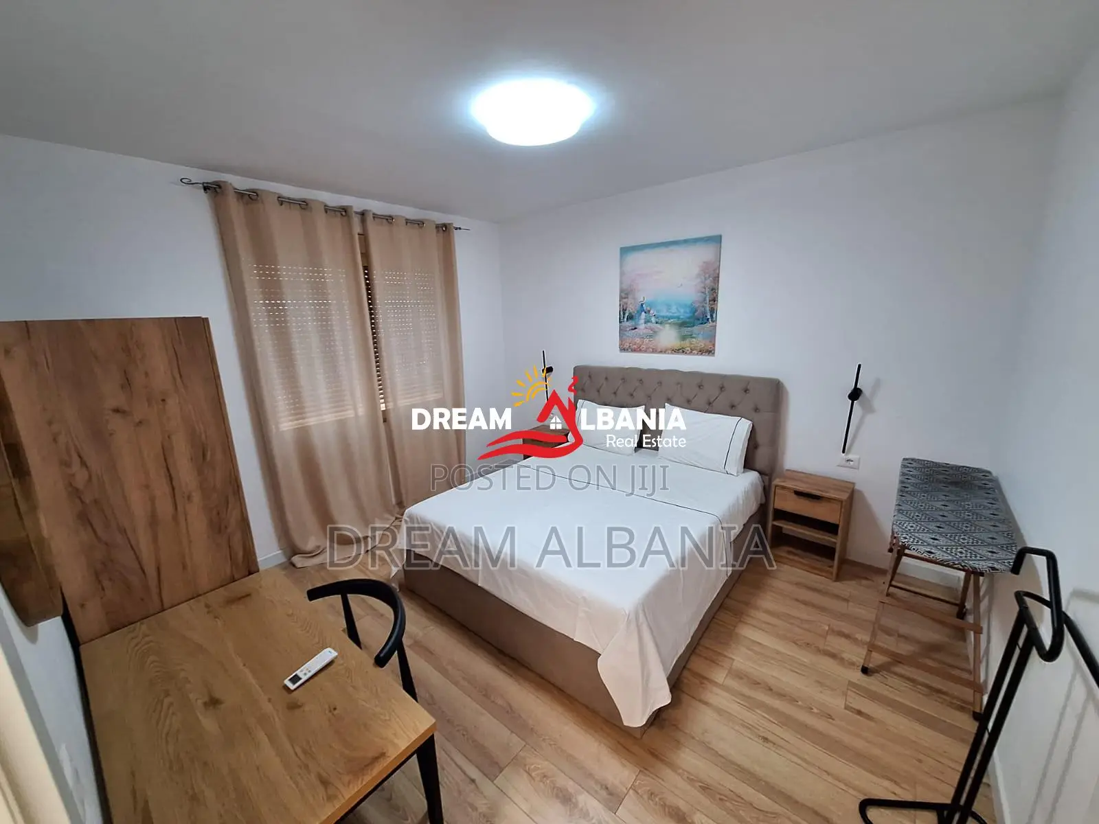 Shitet Apartament 2+1+2 Rruga e Bogdaneve, perballe Shkolles Avni Rust