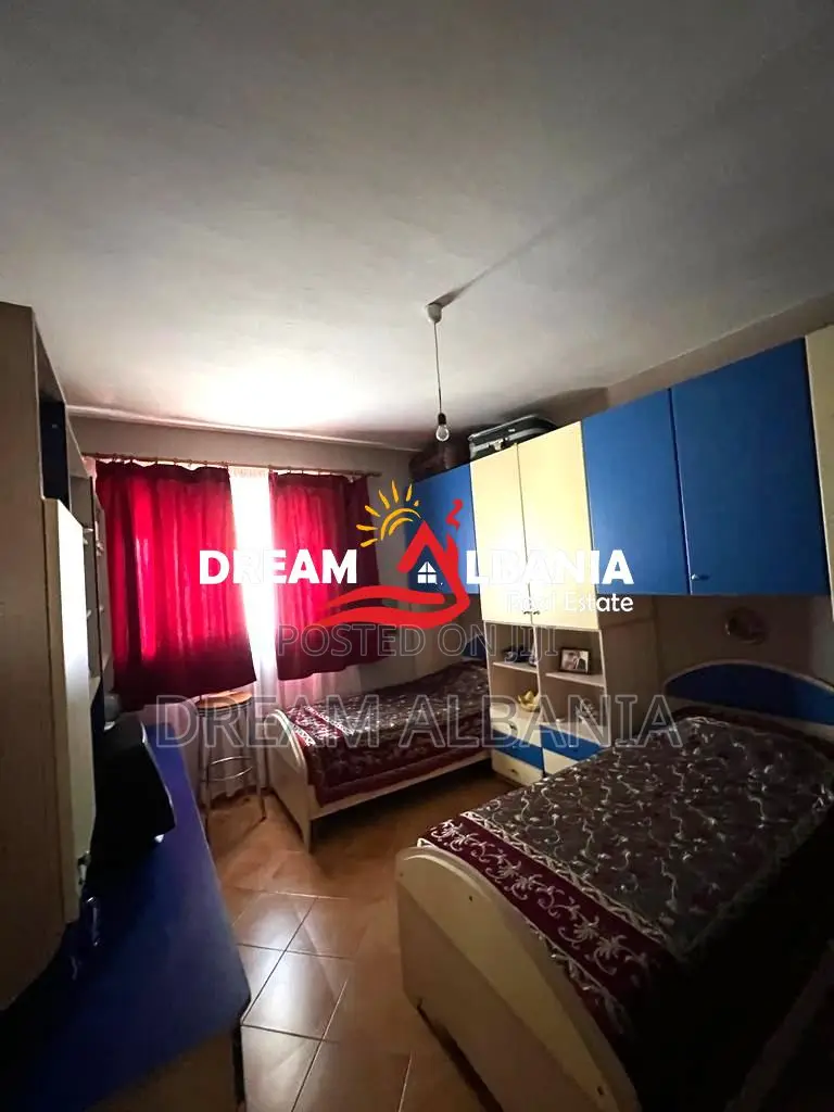 Shitet Apartament 2+1+Verande ne Laprake prane Kupoles, Tirane ID (412