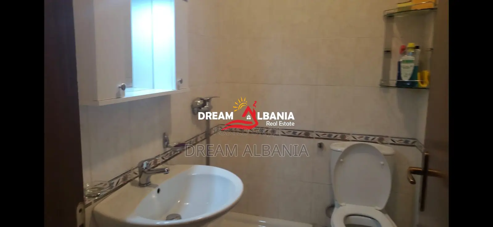 Apartament me qera 3+1+2 Banjo +3 ballkone +garazhd Ambasada Amerikane