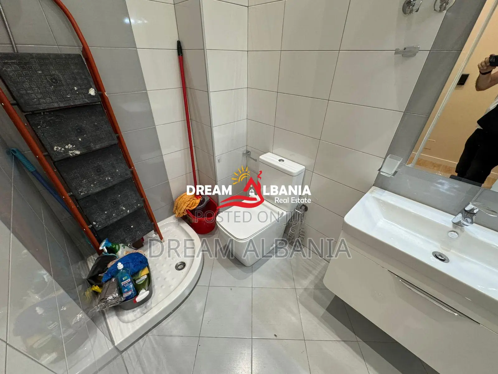 Apartament 3+1+2 per shitje, tek Liqeni Thate, prane Rr Peti (ID 41314
