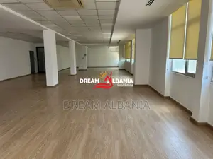 Jepet ambient biznesi me qera ne zonen e Bllokut prane Stadiumit Selma