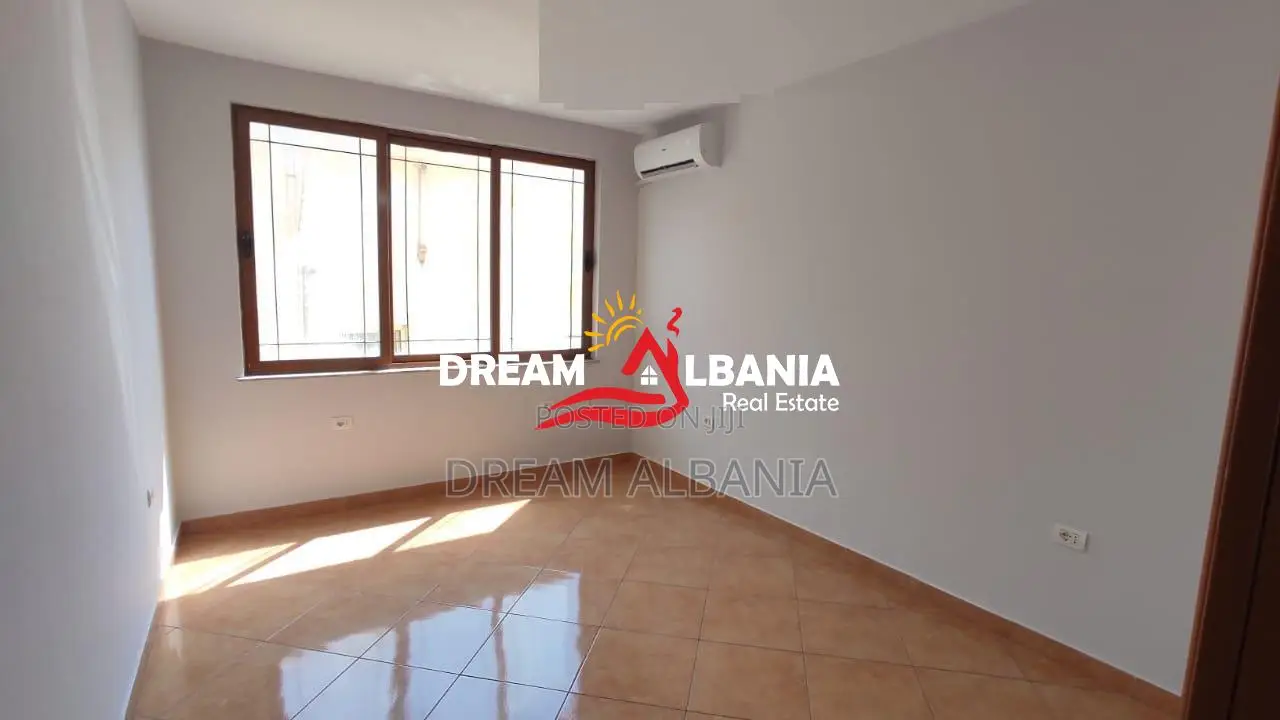 Jepet me qira apartament 3+1 në Rrugën e Kavajës, Stavri Themeli, Tira