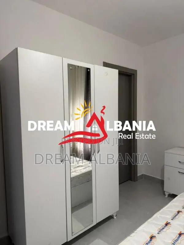 Jepen me qira 2 apartamente 2+1 me 2 tualete dhe ballkon në 5 Maji(ID 