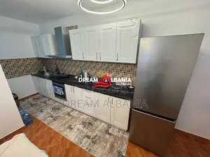Jepet me qera apartament 2+1+2 Poste Parkimi, ne Porcelan, prane Europ