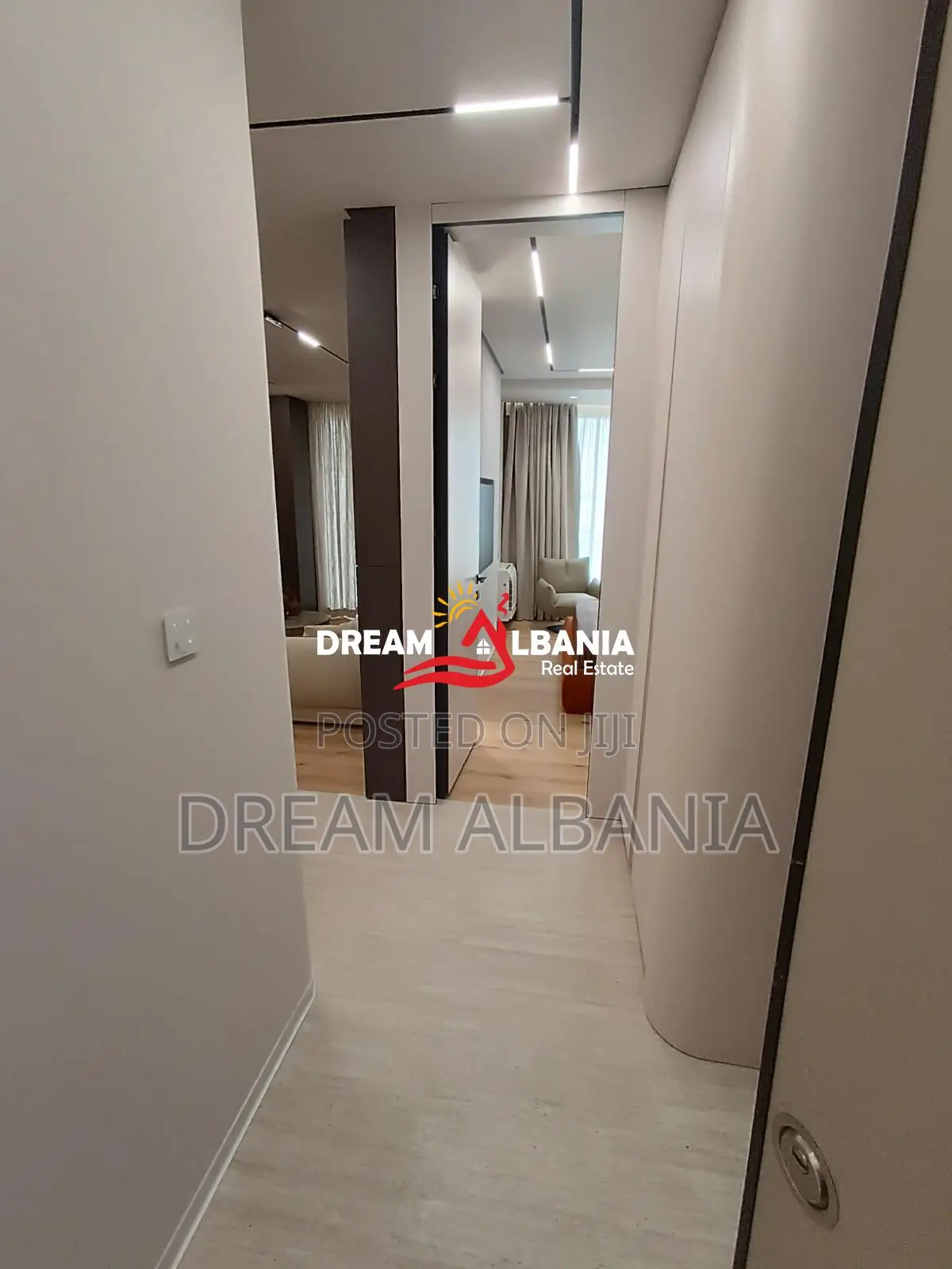 Apartament Luksoz 1+1 me Qira në Tiranë në Golden Tower (ID 42111521)