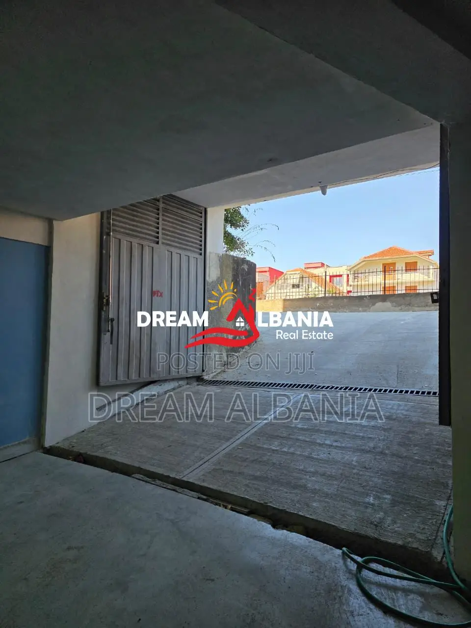 Shitet Magazinë me Zyra – Rruga Ardeno, Tiranë (4181128)