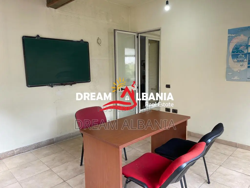 Zyre me qera ne Don Bosko prane Vizion +, Tirane (ID 42611400 )