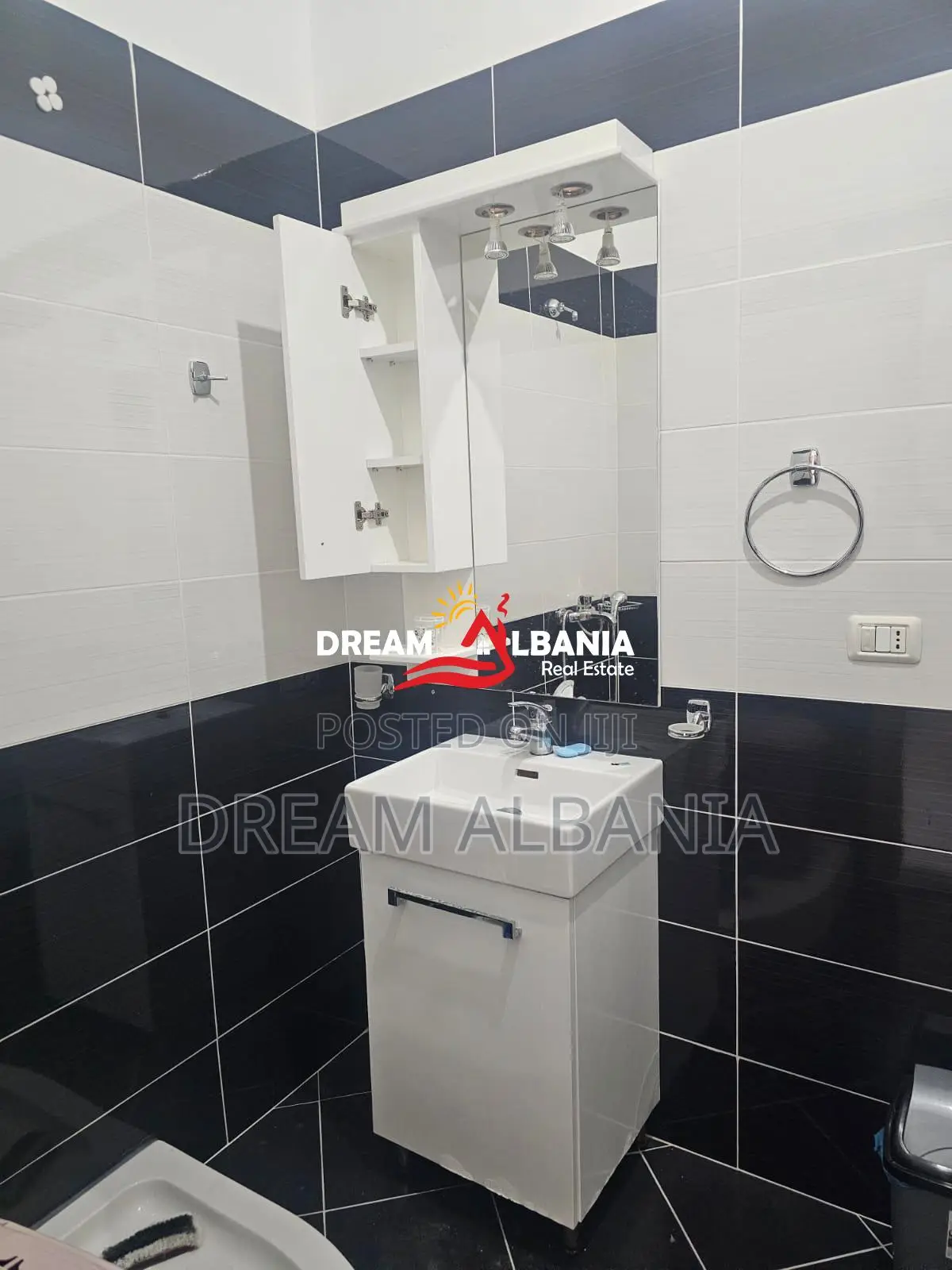 Apartament me qera 2+1+2 i sapo investuar ne Fresk prane Restorant MUR