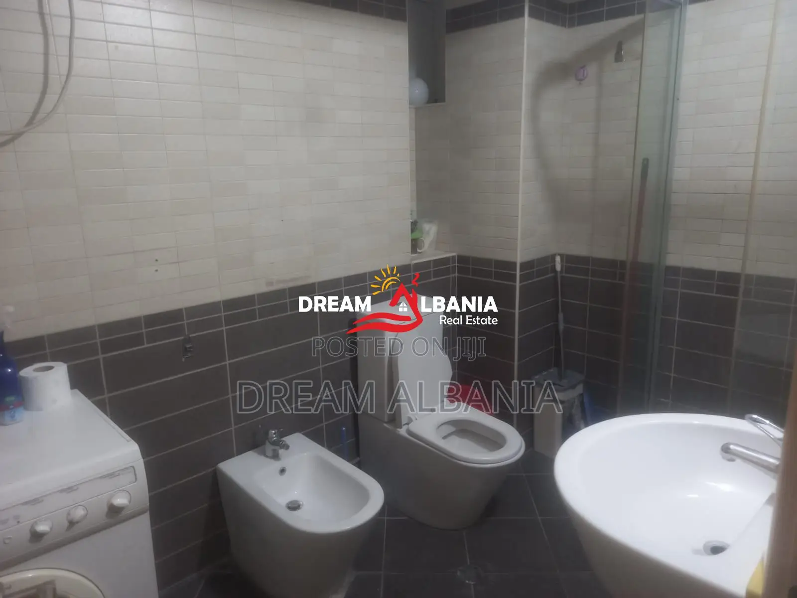 Jepet me qera apartament 2+1 ne rrugen Artan Lenja afer unazes (ID 422