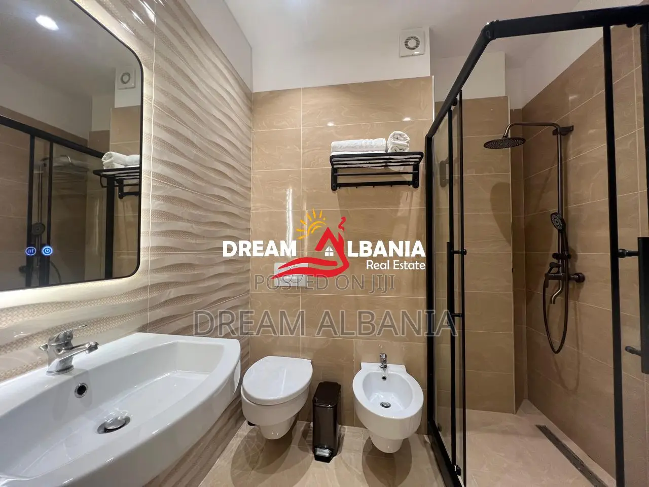 Apartament modern 2+1 me qera ne qender (ID 42215376)