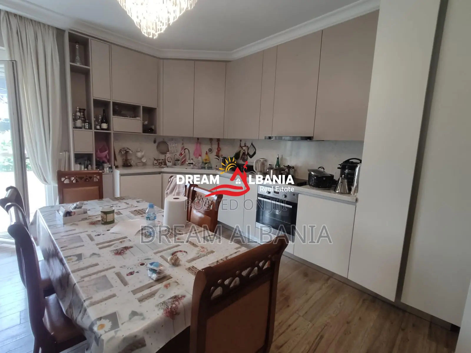 Shitet kat vile ne zonen e Ali Demit prane Rruges Myslym Lela (ID 4151