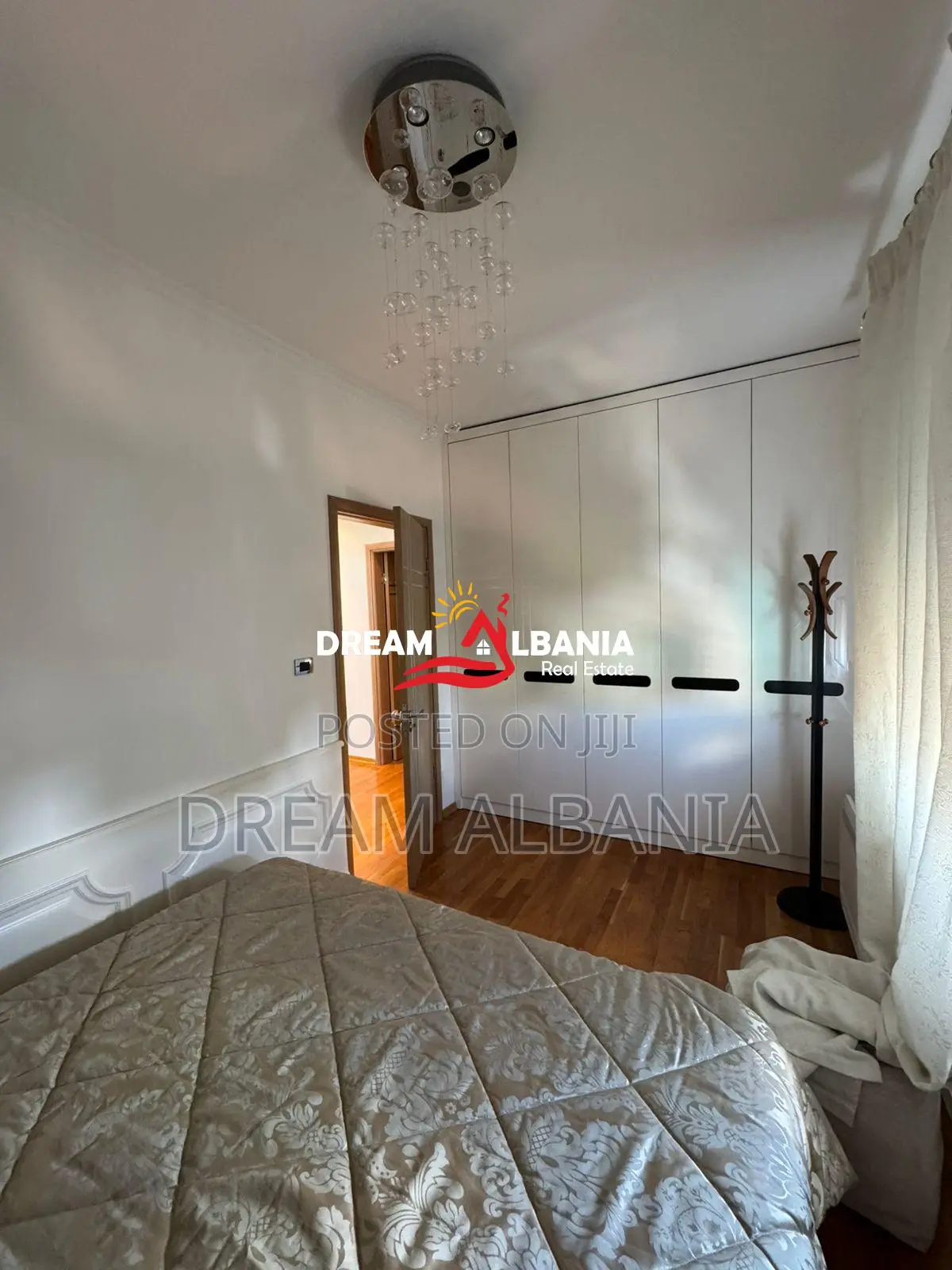 Super Apartament 2+1+2 me qera ne Bllok prane Credins Bank (ID 4221499