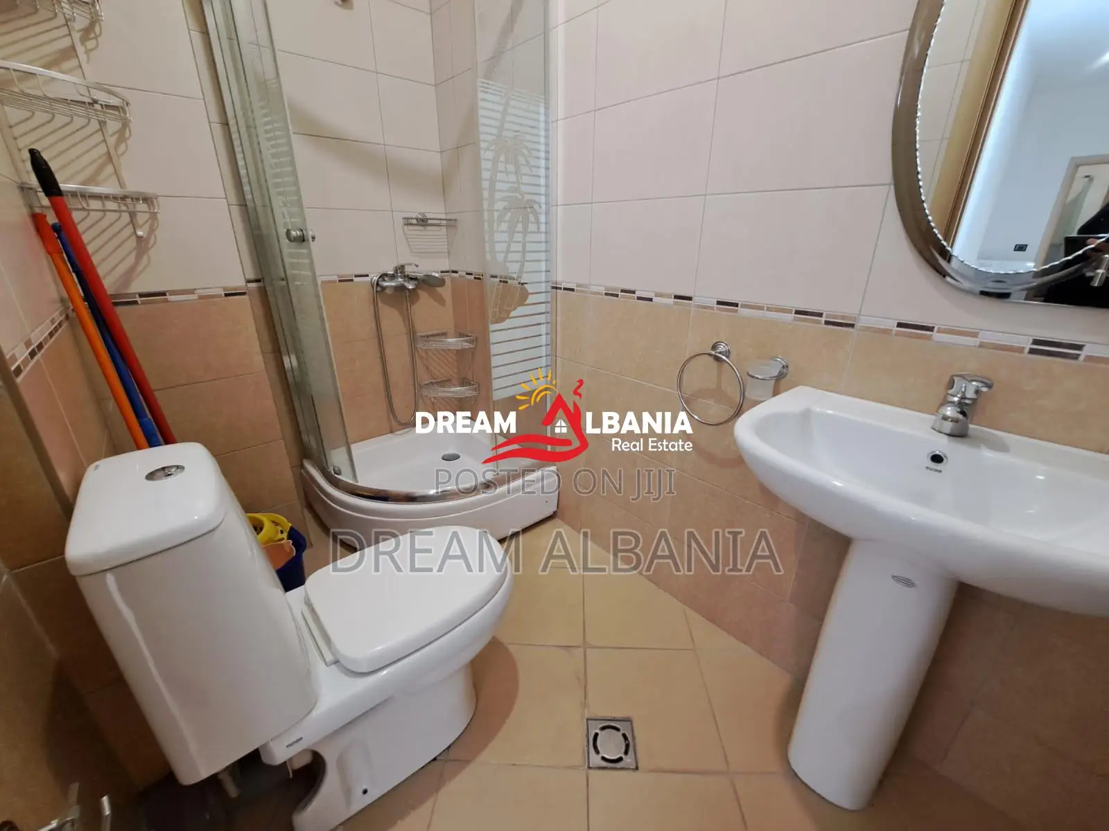 Shitet Apartament 2+1+2WC Komuna e Parisit, Kompleksi KIKA 2 (ID 51210