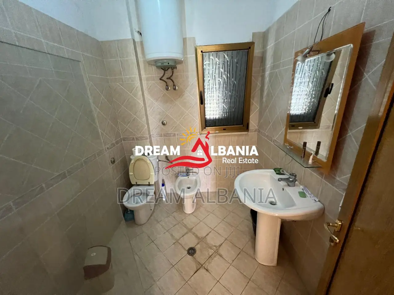 Ekskluzive!! Super mundesi investimi! Godine 5-kateshe(Hotel) ne shitj
