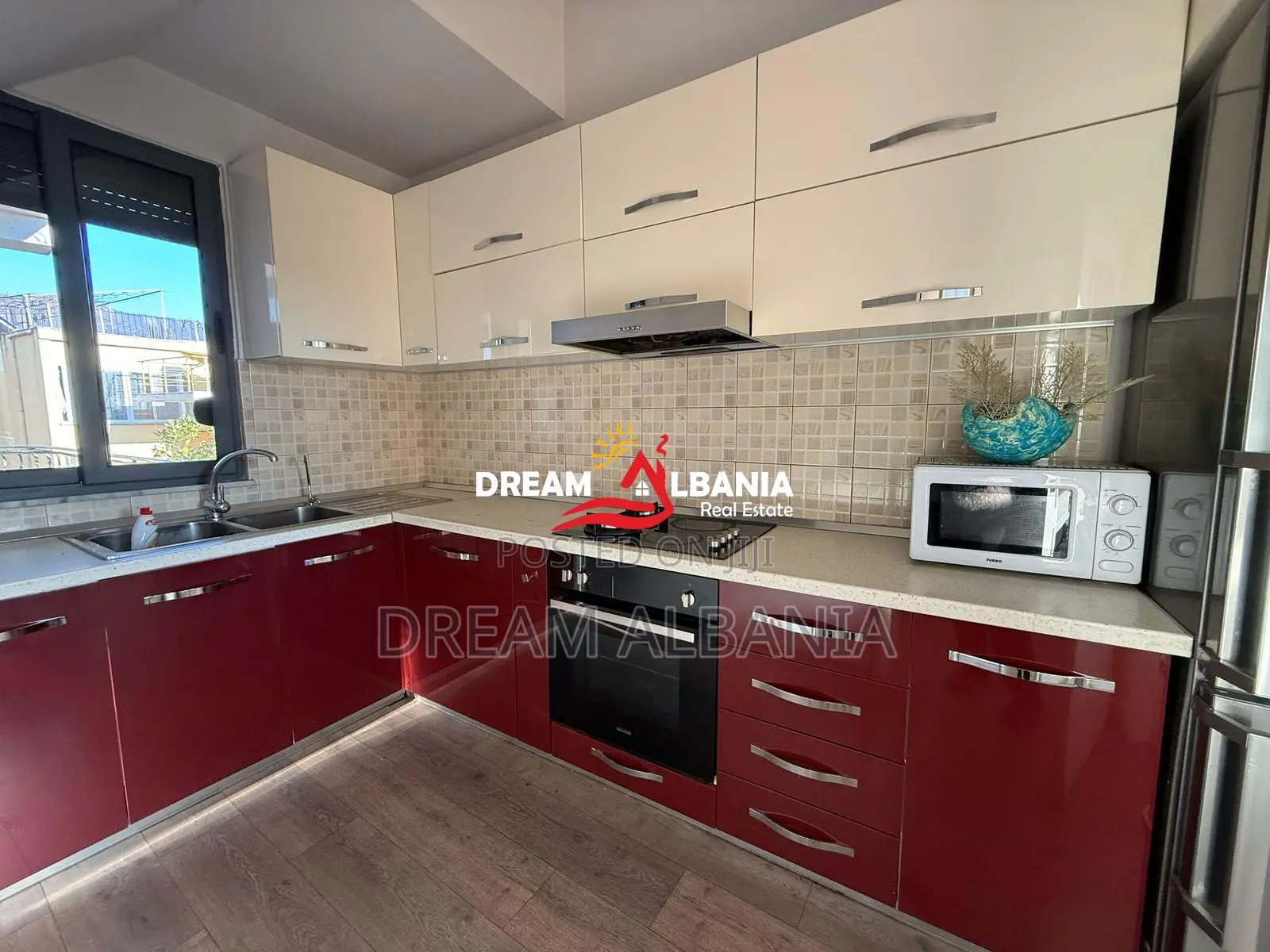 Godine 4 kateshe per HOTEL prane Spitalit Amerikan 2, Tirane (ID 42513