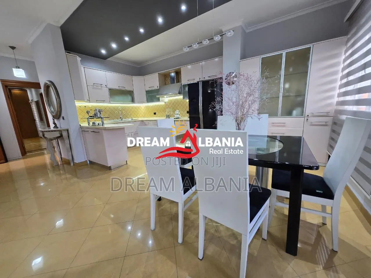 Jepet kat vile me qera ne Rrugen e Elbasanit , Tirane ( ID 4251434 ) .