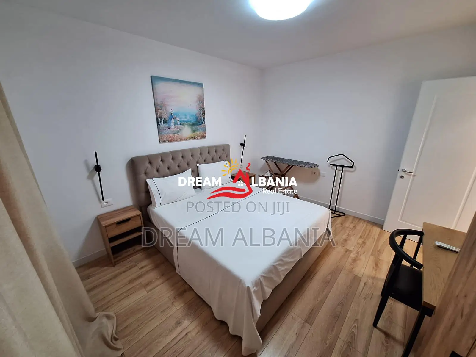 Shitet Apartament 2+1+2 Rruga e Bogdaneve, perballe Shkolles Avni Rust
