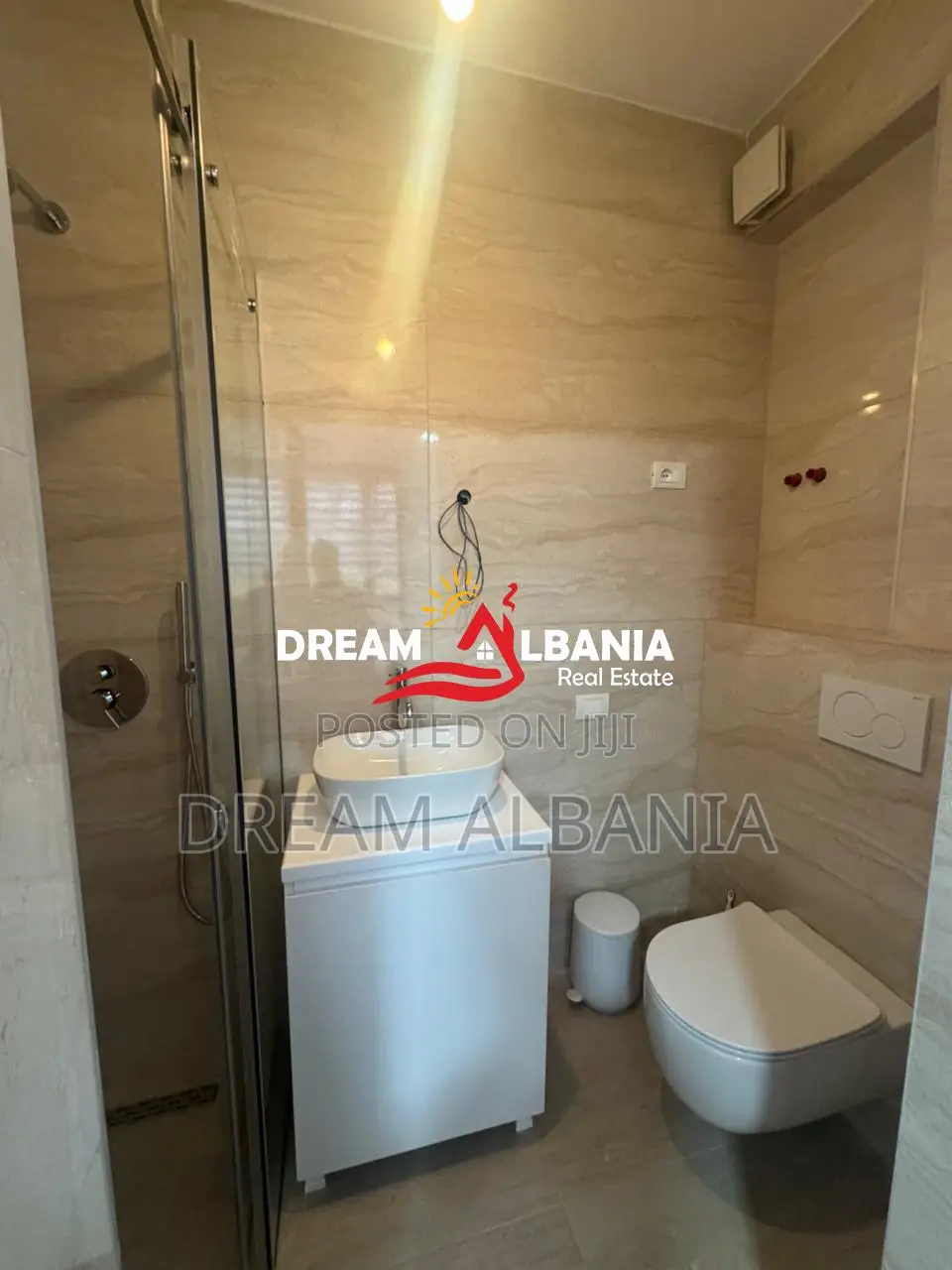 Apartament 2+1+2 me qera ne Qender prane Toptani Center, Tirane (ID 42