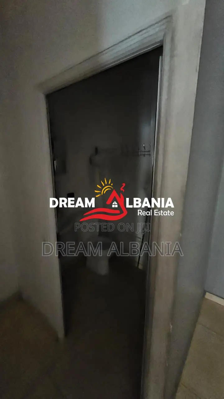 Dyqan me qera buze rruge prane EHW ne Rrugën Bardhyl, Tirane ( 4271118