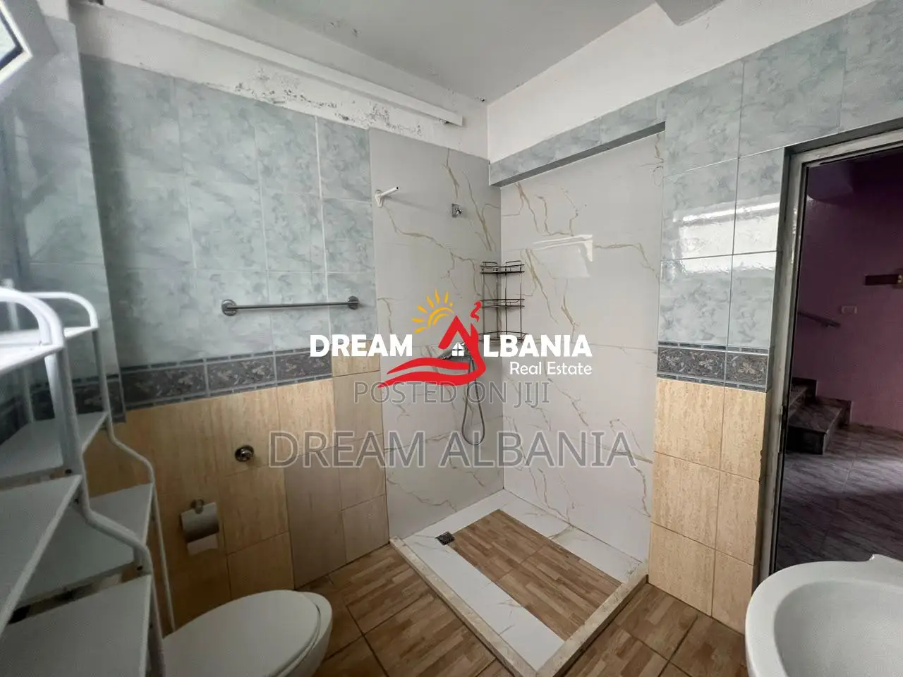 Apartament me qera 2+1 Duplex me verande tek Kristal Center afer Autos