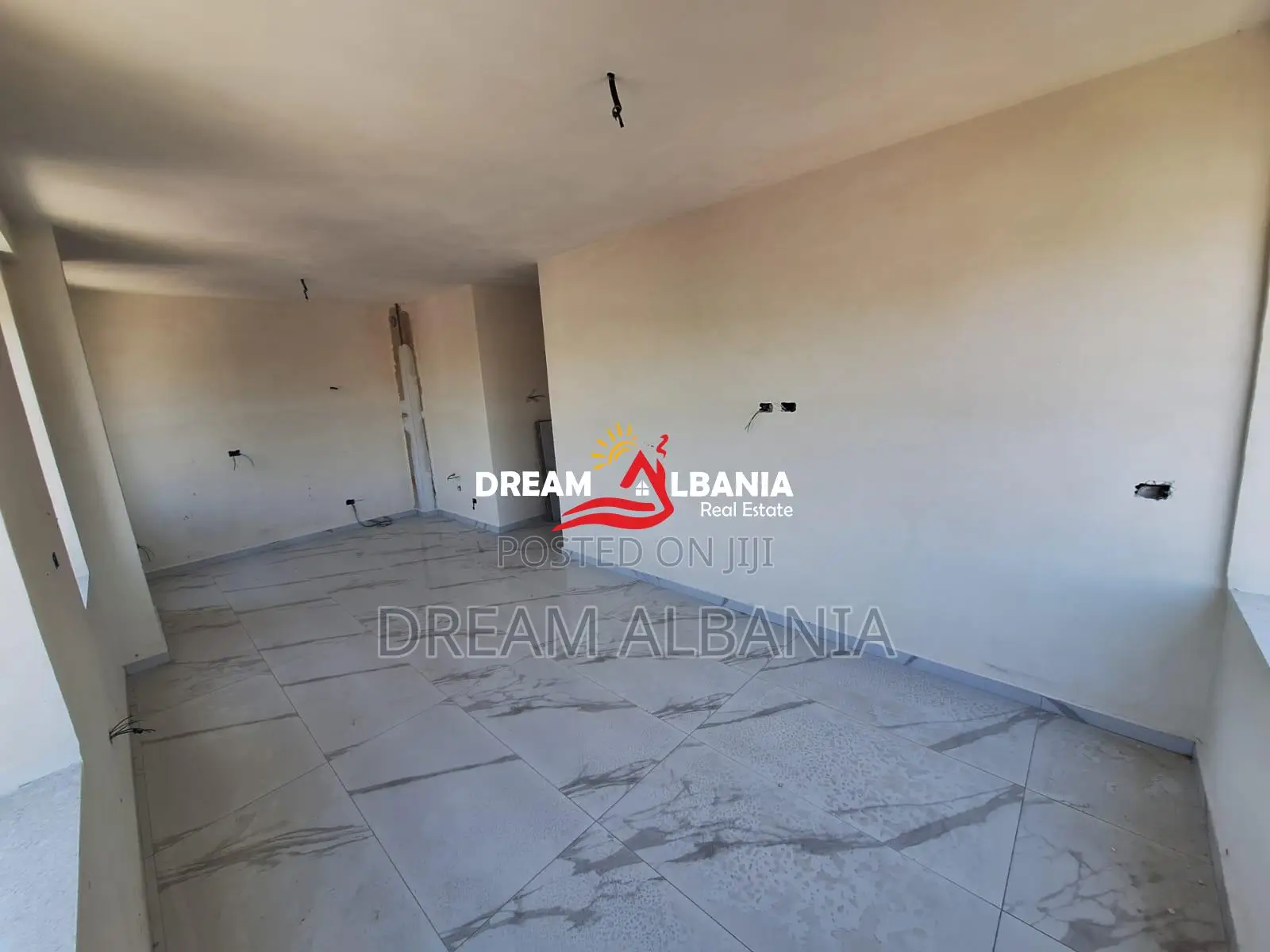 Shitet Apartament 1+1 Tek Mali Robit, Golem (41111591)