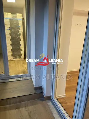 Jepet Apartament/Ambient Biznesi ne zonen e Brrylit prane Maternitetit