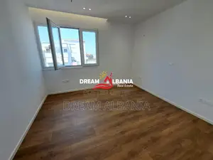 Apartament 1+1 ne Shitje prane Kryqezimit 21 Dhjetorit (ID 51110005)