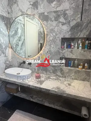 Shitet Vilë me Pishinë në Paskuqan – Tirane (4151224)