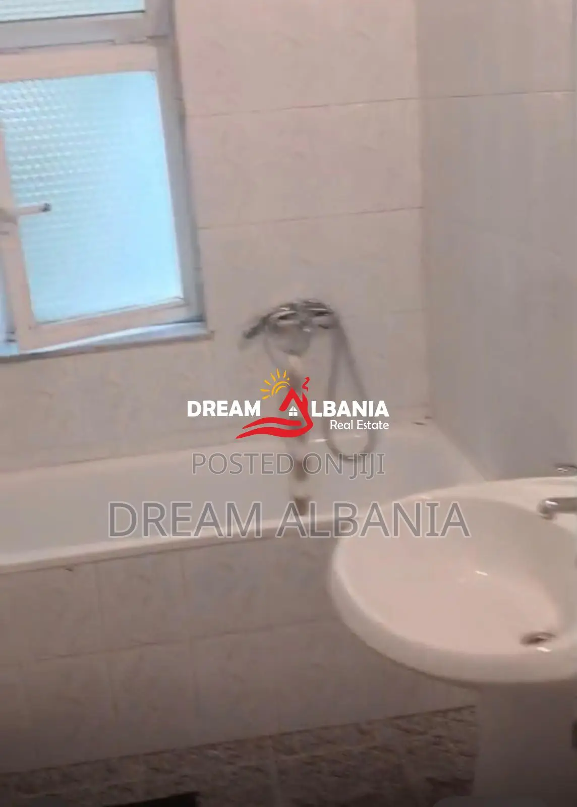 Jepet me qera shtëpi private 2+1+Parkim prane Amerikan 2, Rruga Dibres