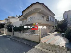 Vile 3 kateshe me qera prane Komunes se Parisit, Tirane (ID 4251432)