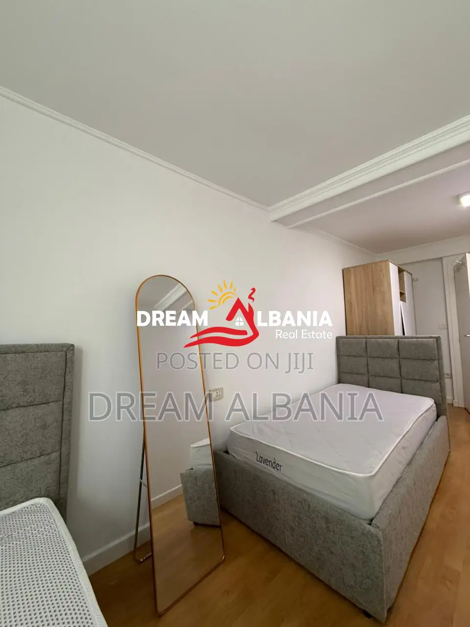 Jepet me qera apartament 2+1 ne zonen e Bllokut, Tirane (ID 42215594)