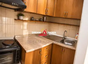Jepet me qira garsoniere ne rrugen Bardhyl prane Oslo Bar, Tirane (ID 