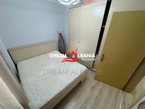 OKAZION Apartament 1+1 në Shitje në Don Bosko, prane Hotel Ferrarit, T