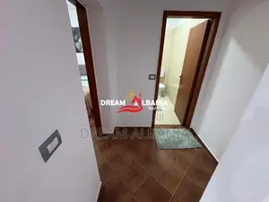 Jepet Apartament 2+1 me Qera Rr Durresit, prane Mullirit te Vjeter, Ti