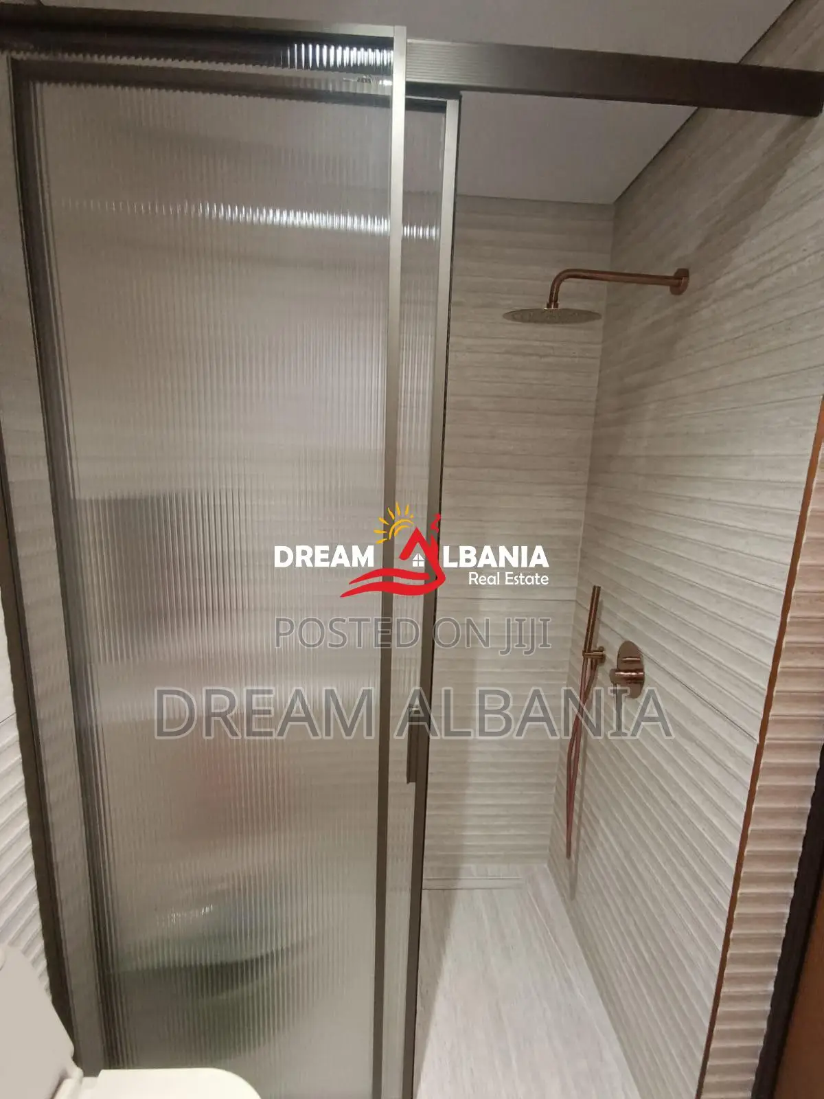 Apartament Luksoz 1+1 me Qira në Tiranë në Golden Tower (ID 42111521)